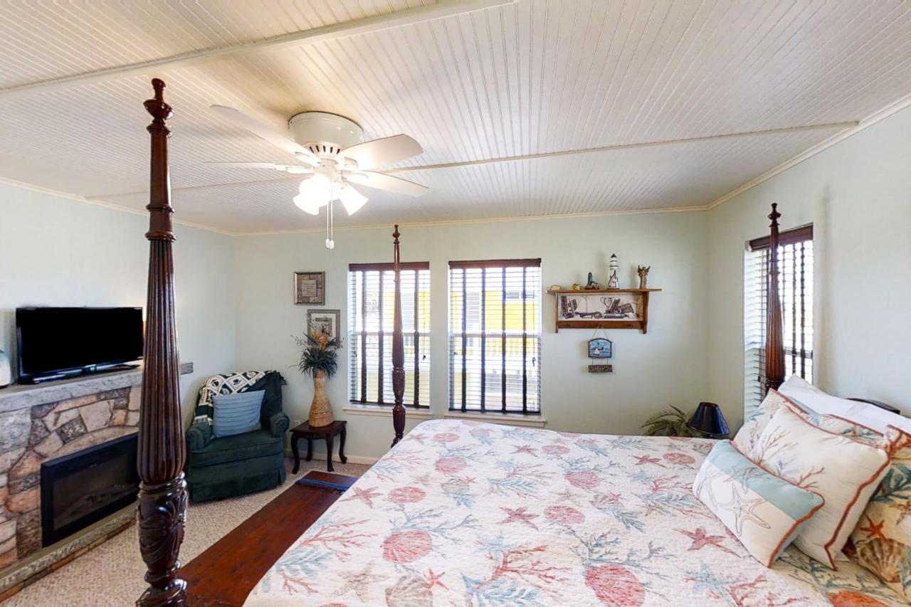Вилла Escape From The Storm Bolivar Peninsula Экстерьер фото